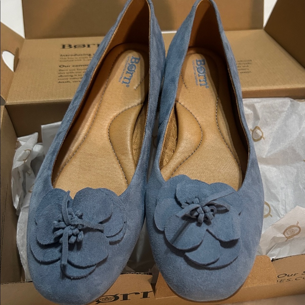 Born Petula Light Blue Floral Suede Flats size 9 NIB